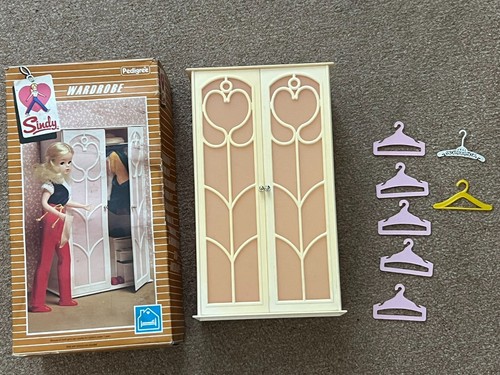 Sindy doll clothes wardrobe - sindy,