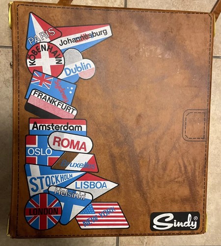 Sindy hotel room carry case - carry,